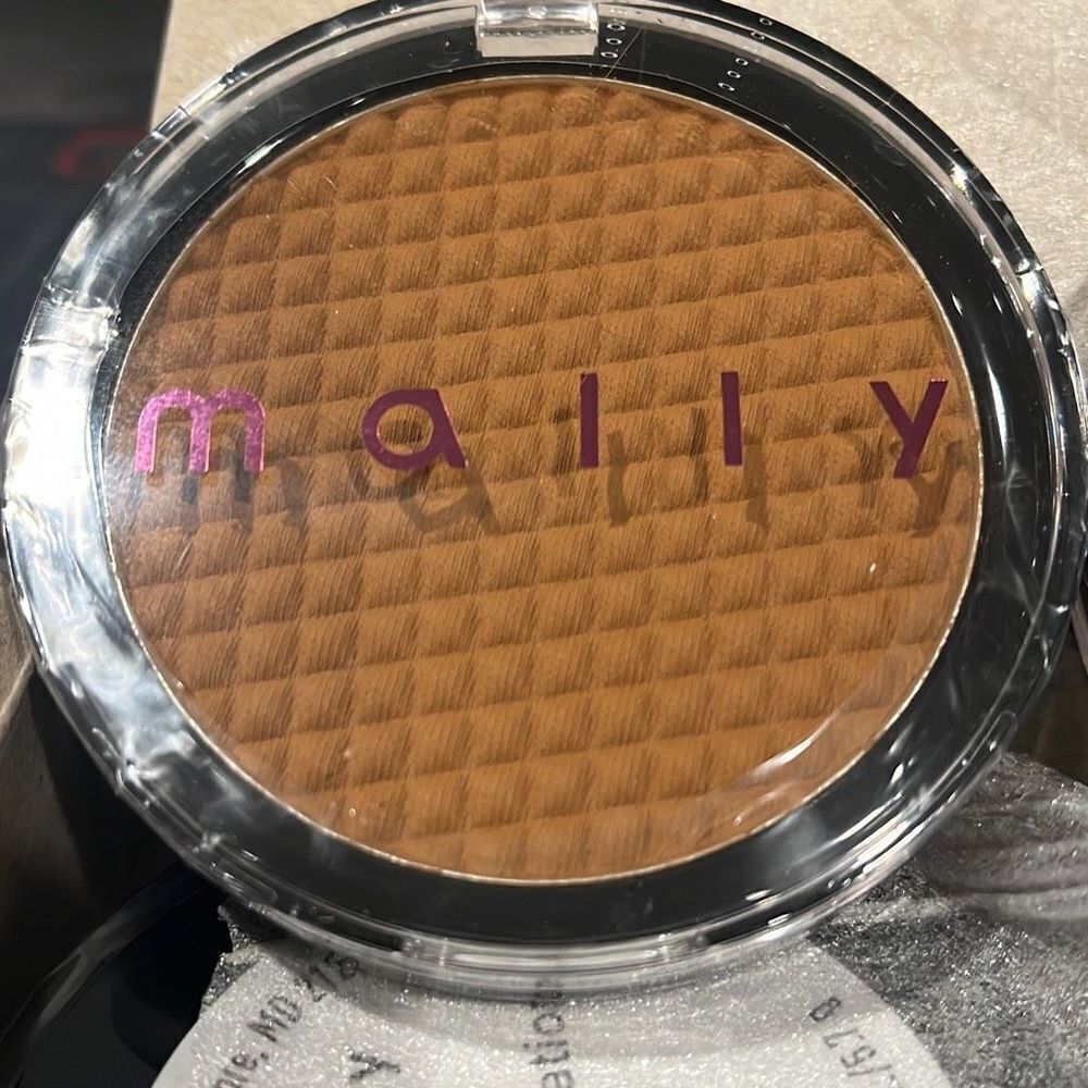 Mally Liquifuse Powder Foundation Rich by